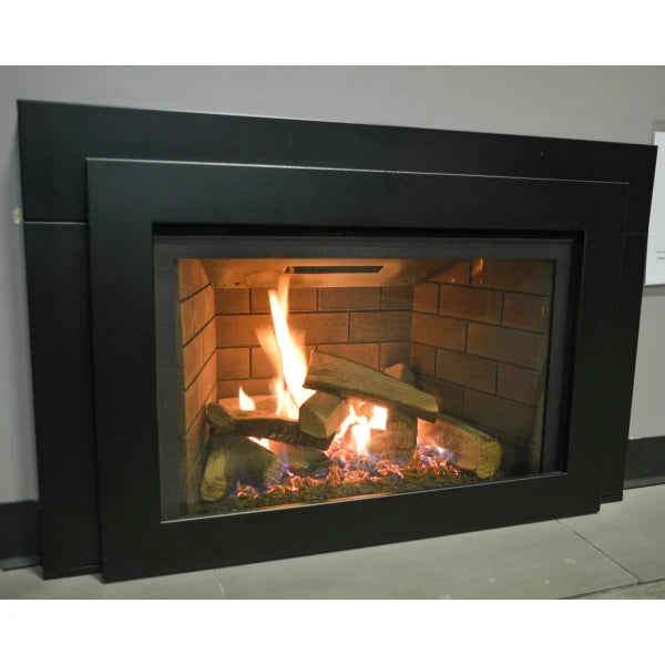 Chimenea insertable Sierra Flame Abbot de 30" con ventilación directa y paneles de porcelana negra