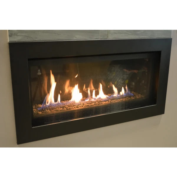 Chimenea lineal Sierra Flame Bennett de 45" con ventilación directa a gas natural o propano líquido