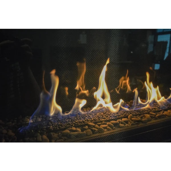 Chimenea lineal Sierra Flame Bennett de 45" con ventilación directa a gas natural o propano líquido