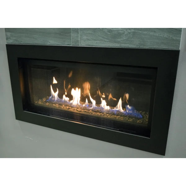 Chimenea lineal Sierra Flame Bennett de 45" con ventilación directa a gas natural o propano líquido