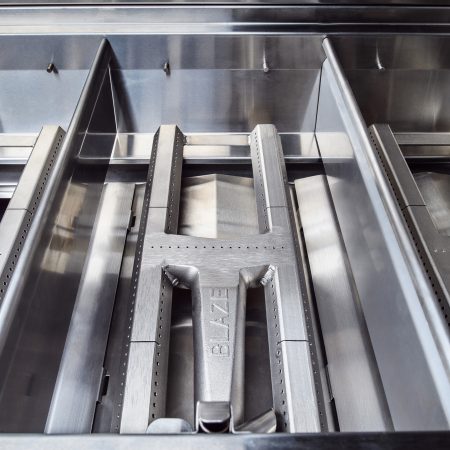 Parrilla de gas independiente Blaze Professional LUX de 44 pulgadas y 4 quemadores con quemador infrarrojo trasero - BLZ-4PRO-NG/LP