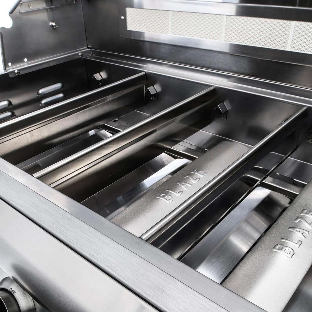 Parrilla independiente premium LTE Blaze de 40 pulgadas y 5 quemadores con quemador infrarrojo trasero y luces de parrilla - BLZ-5LTE2-NG/LP