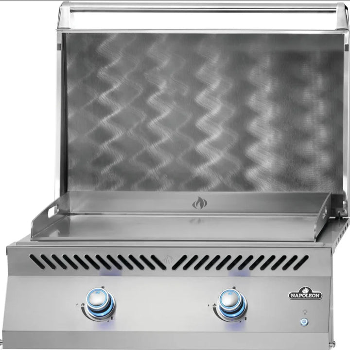 Napoleon Built-In 700 Series 32 Griddle features premium 304 stainless steel construction and 5mm thick 430 stainless steel cooktop for superior heat retention and durability.