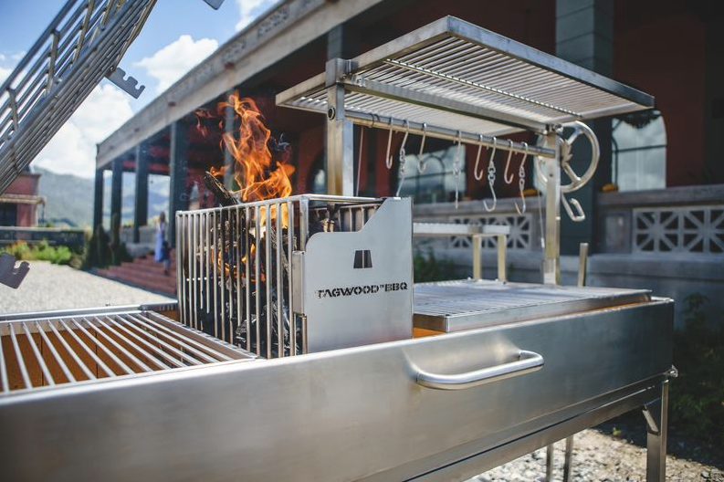 Tagwood XL Freestanding Argentine Santa Maria Style Grill