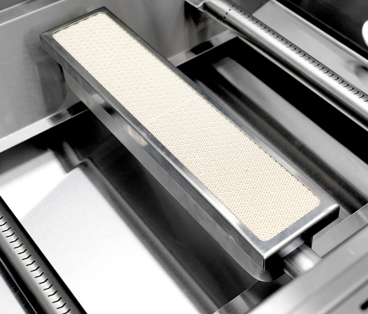 Monument Grills "D605 Pro" Gas Grill - Denali Series