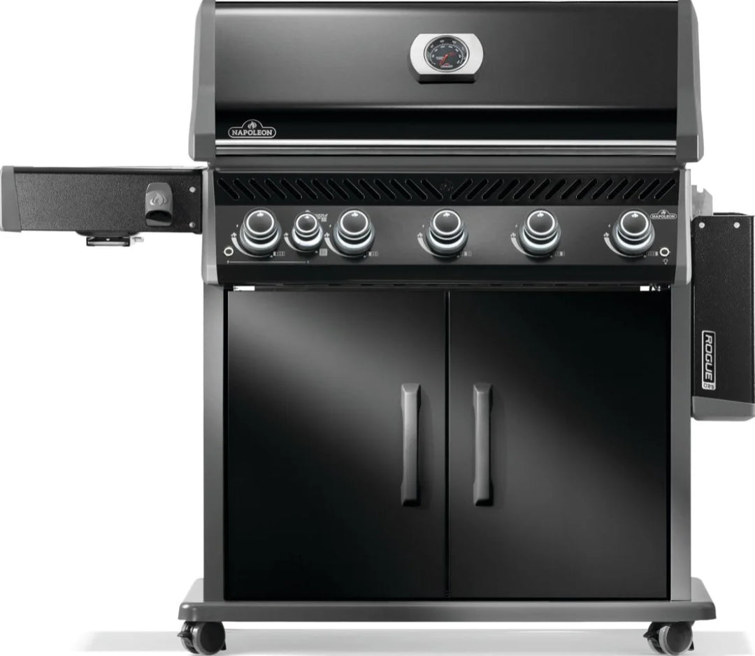 Napoleon Rogue PRO 625 SIB – Black grill features porcelainized cast iron cooking grids and an integrated Infrared SIZZLE ZONE side burner for perfect high-heat sears.