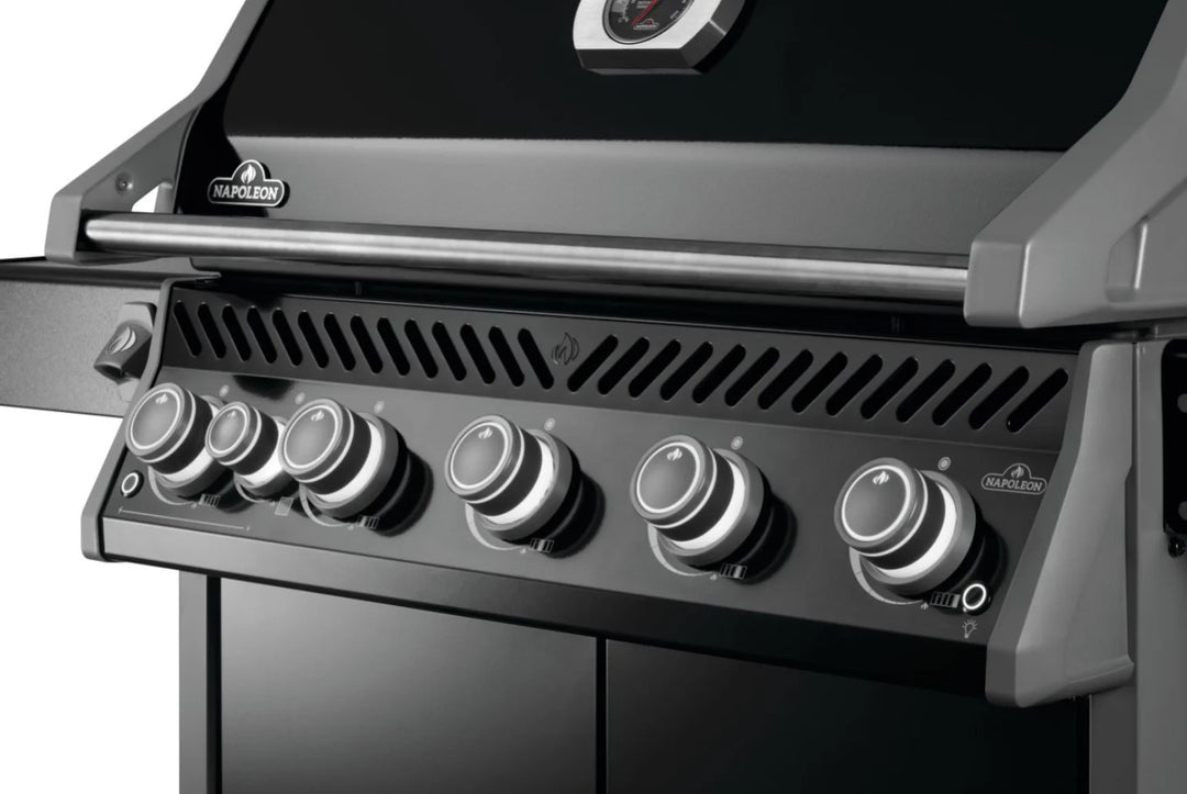 Napoleon Rogue PRO 625 SIB – Black with Infrared Side Burner: Sleek black grill featuring professional-grade performance, porcelainized cast iron cooking grids, and integrated infrared side burner for perfect high-heat sears or sauce preparation.