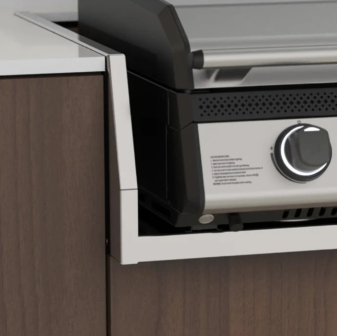 Blackstone 28” Deep Drop-In SS Griddle with Hood – Natural Gas Ready: A 304-grade stainless steel griddle with three independently controlled heat zones, built-in hood, and ambient puddle lighting for efficient outdoor cooking.