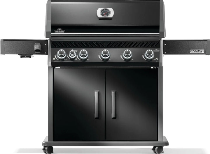 Napoleon Rogue PRO 625 SIB – Black grill with Infrared Side Burner, featuring porcelainized cast iron grids, backlit control knobs, and durable black finish.