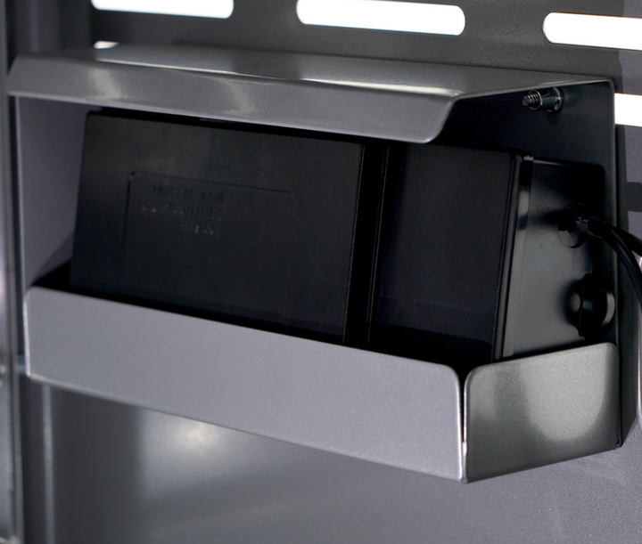 Monument Grills "D605 Pro" Gas Grill - Denali Series