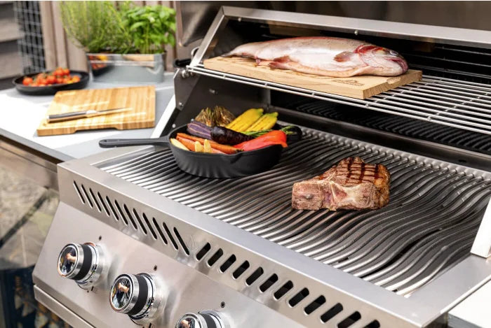 Napoleon Built-In 500 Series 32-inch Gas Grill features premium stainless steel construction, 7.5-mm WAVE cooking grids, battery-free JETFIRE ignition, and precise ACCU-PROBE temperature control for professional-level grilling.