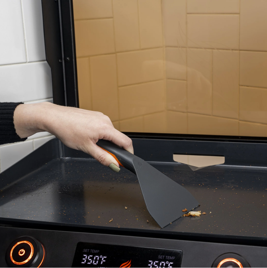 Blackstone E-Series Griddle Accessories Kit (4 Pieces)