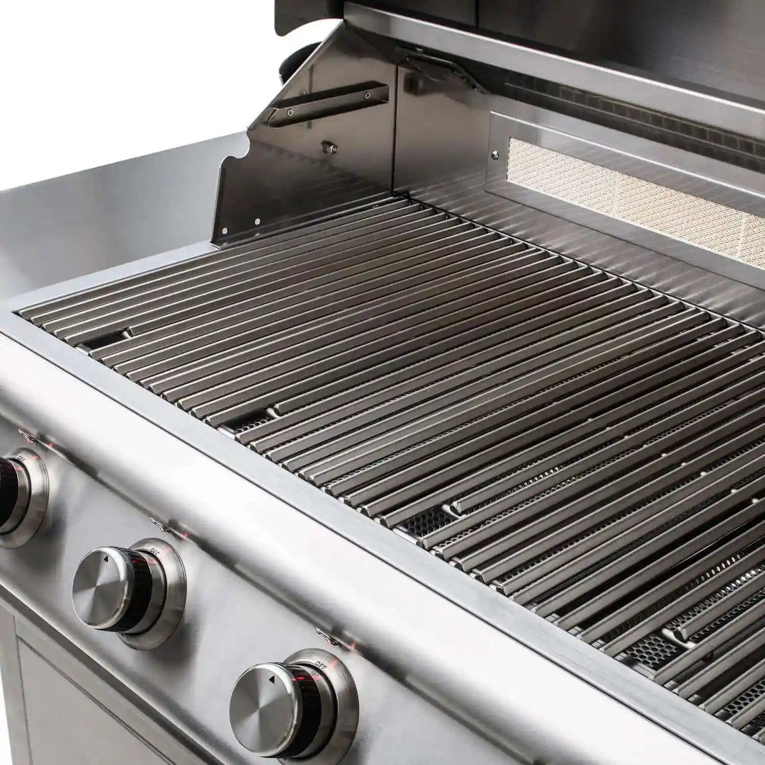 Blaze Premium LTE Marine Grade 32-Inch Gas Grill features four commercial-grade stainless steel burners, delivering 56,000 BTUs, along with a 10,000 BTU infrared rear burner and 715 square inches of cooking space, all built from durable 316L marine-grade stainless steel.