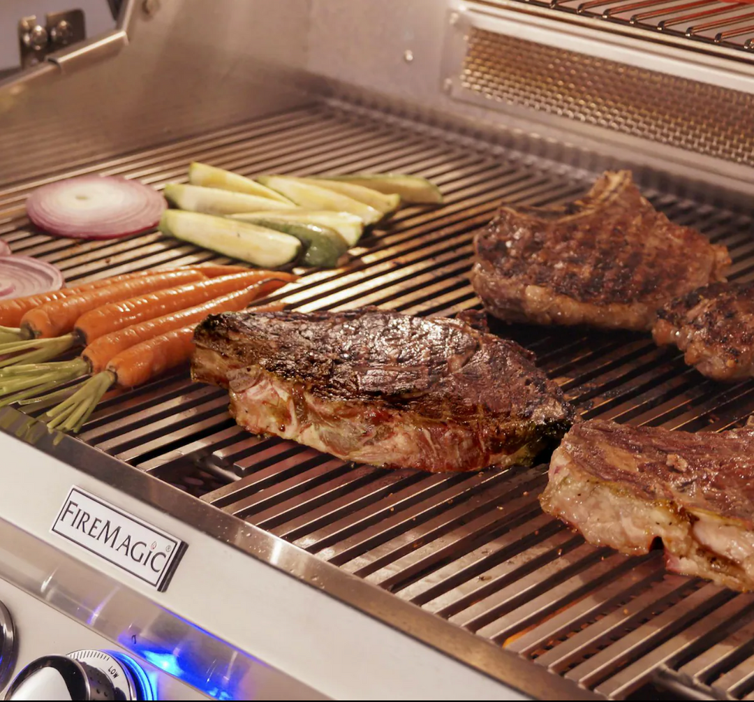 Fire Magic Aurora A830i Built-In Gas & Charcoal Combo Grill