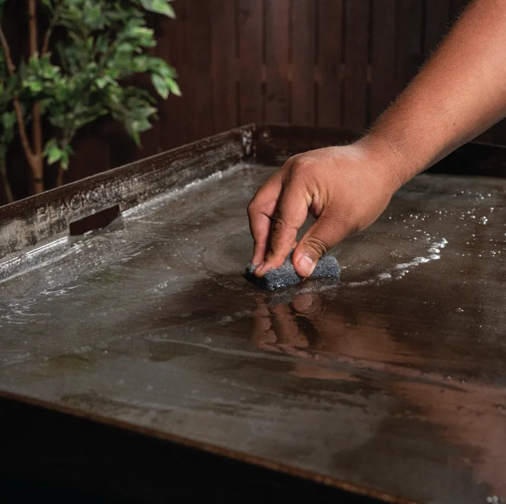 Blackstone Griddle Top Restoration Kit: Complete cleaning kit for griddles, including heavy-duty scrub pads and 8 oz restorer to remove rust, grease, and buildup.