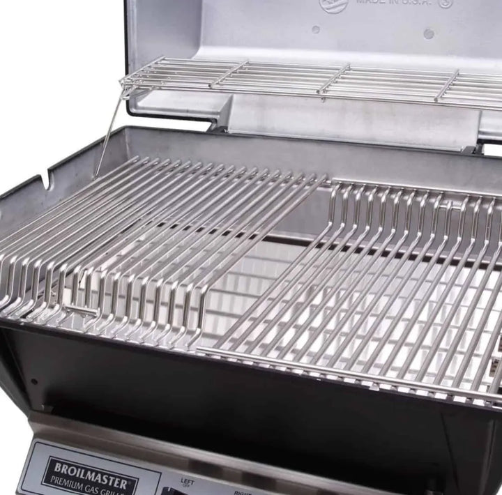 Broilmaster Premium Gas Grill features 695 sq in cooking area, Stainless Steel Bow Tie Burner with 40,000 BTUs, and Flare Buster Ceramic Flavor Enhancers for even heat distribution and reduced flare-ups.