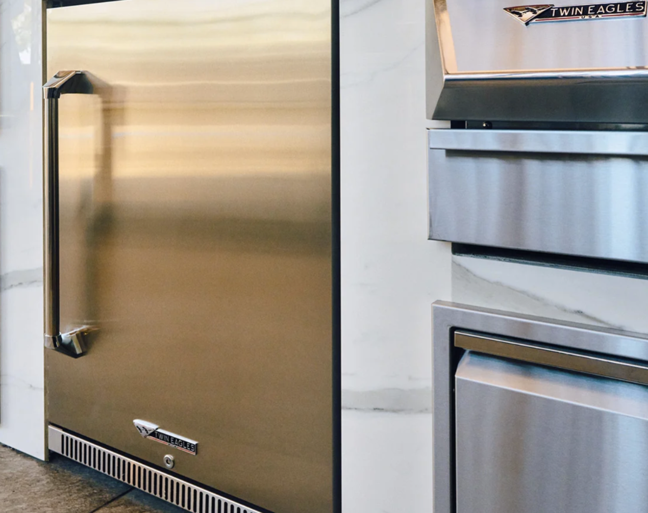 Twin Eagles 24" Refrigerator - Thumbnail 4