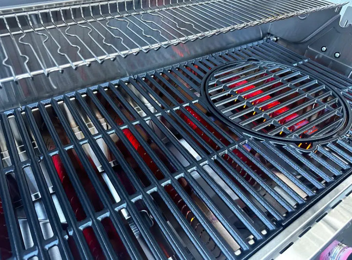 Monument Grills Denali Series D605 Pro Gas Grill: premium stainless steel construction, 6 high-output burners, ceramic infrared sear burner, 700°F heat output, and 8-year limited warranty.