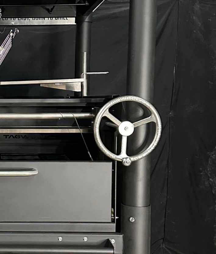 Tagwood "The Beast" Santa Maria Style Grill - Black